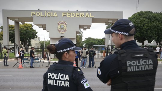 Comissão da Câmara aprova fim de diferenciação entre homens e mulheres nas carreiras da PM e bombeiros Comissão da Câmara aprova fim de diferenciação entre homens e mulheres nas carreiras da PM e bombeiros